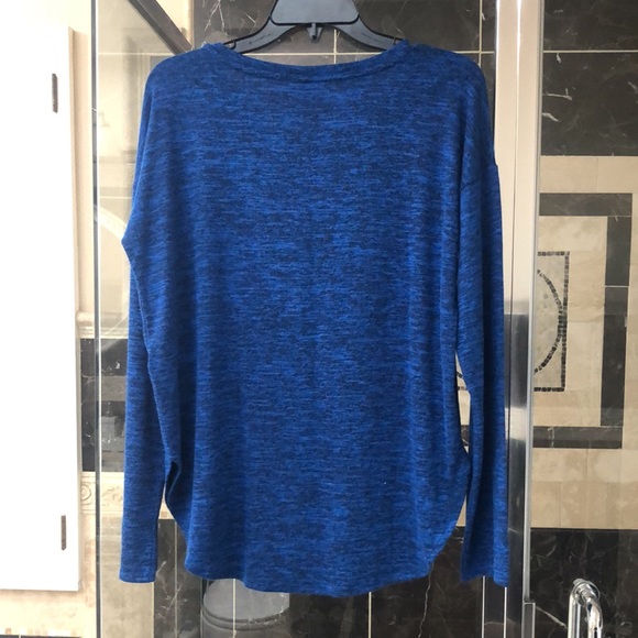 Banana Republic blue top, size M, new with tag. - Picture 4 of 7